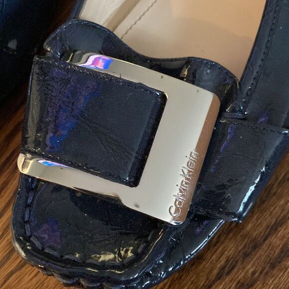 Calvin Klein Women’s 9 Buckle Slip On Ballet Pumps Navy Leather - Picture 2 of 7